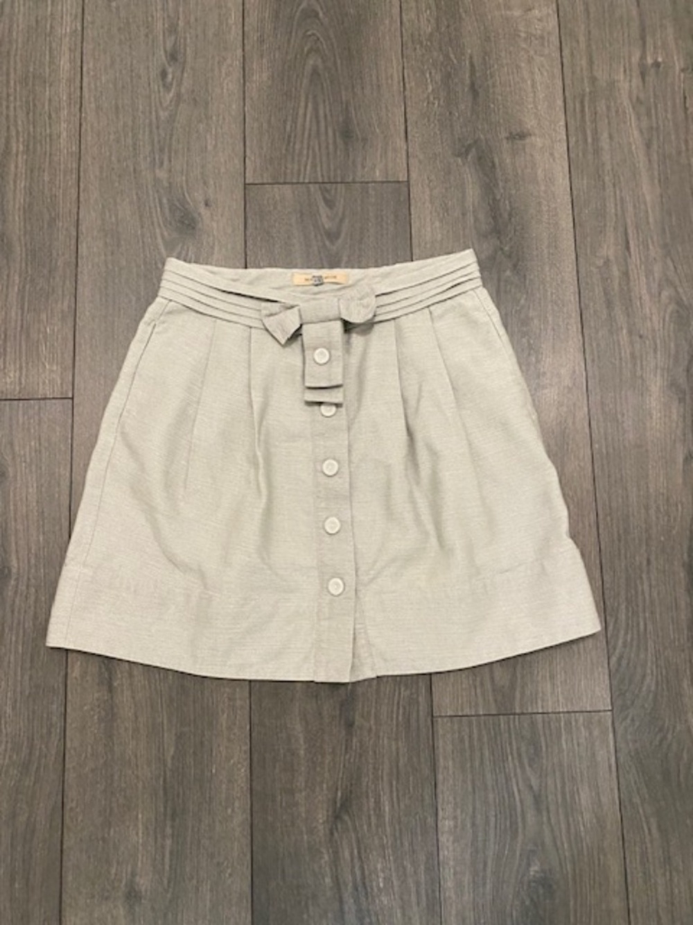 See By Chloe Grey Metallic Pleated Mini Skirt Size 4